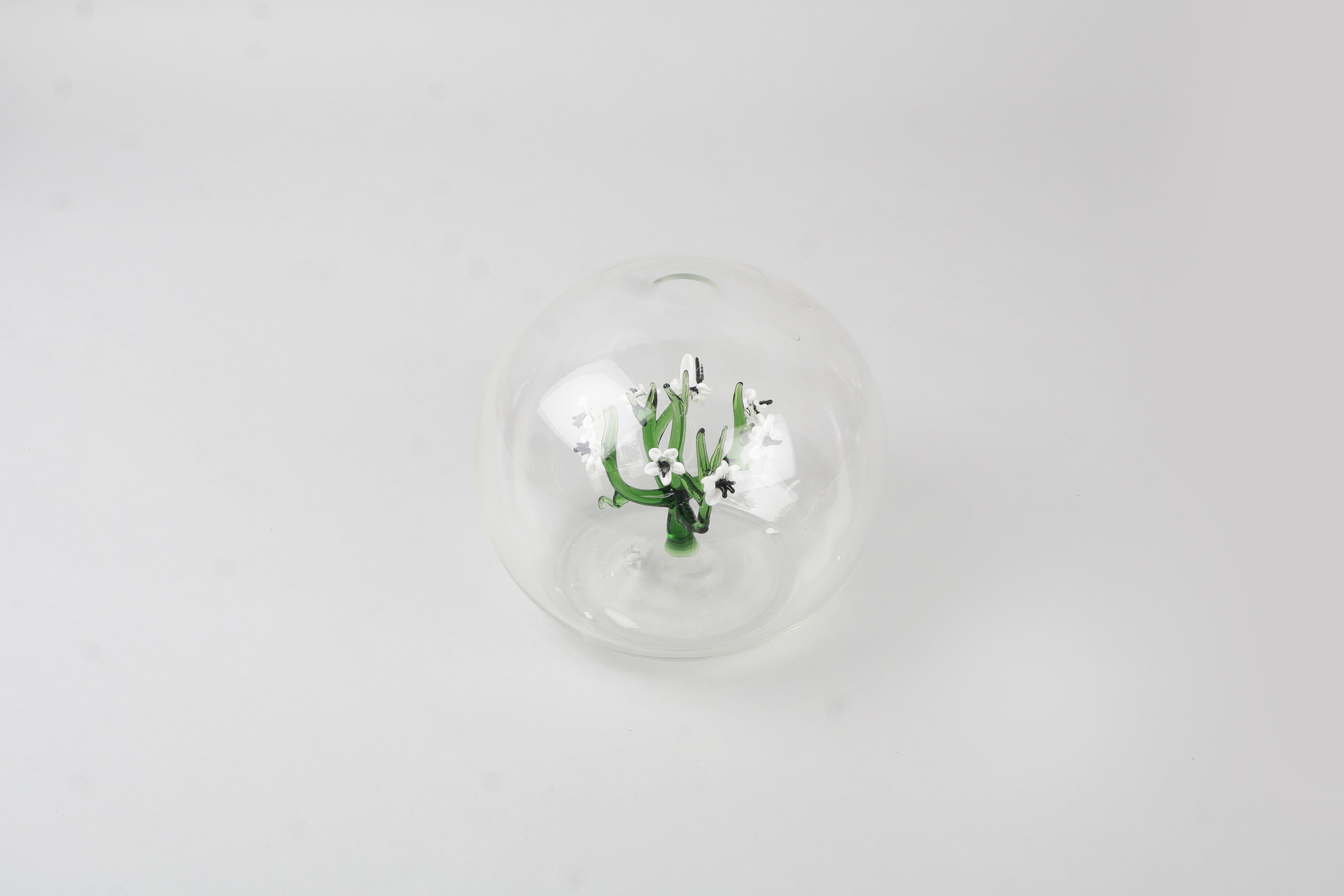 Jardin Glass Table Décor Sphere- White