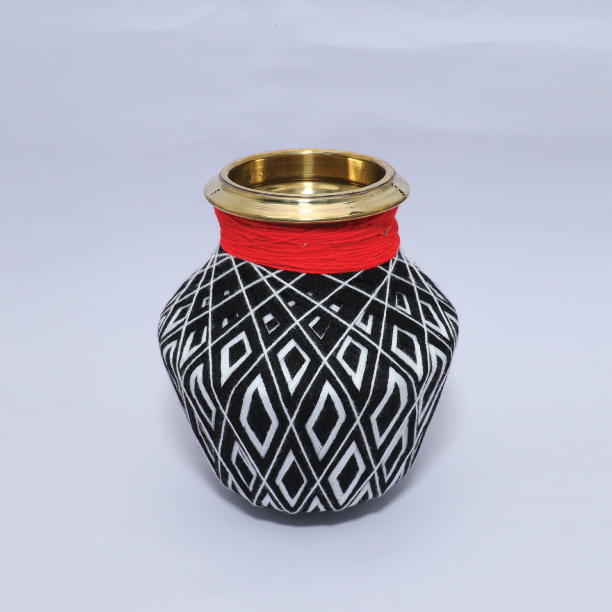 Handi Medium- Black & White