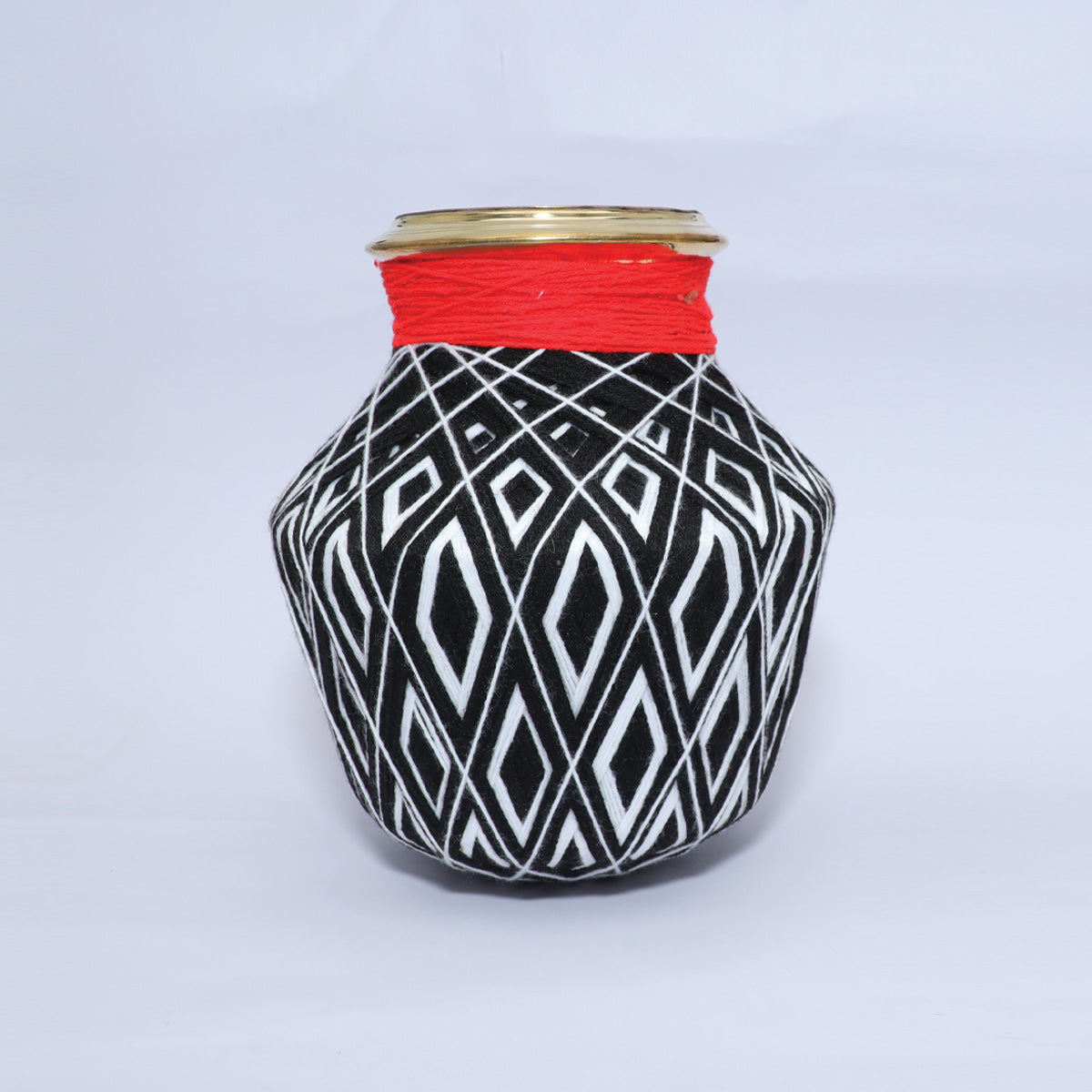 Handi Medium- Black & White
