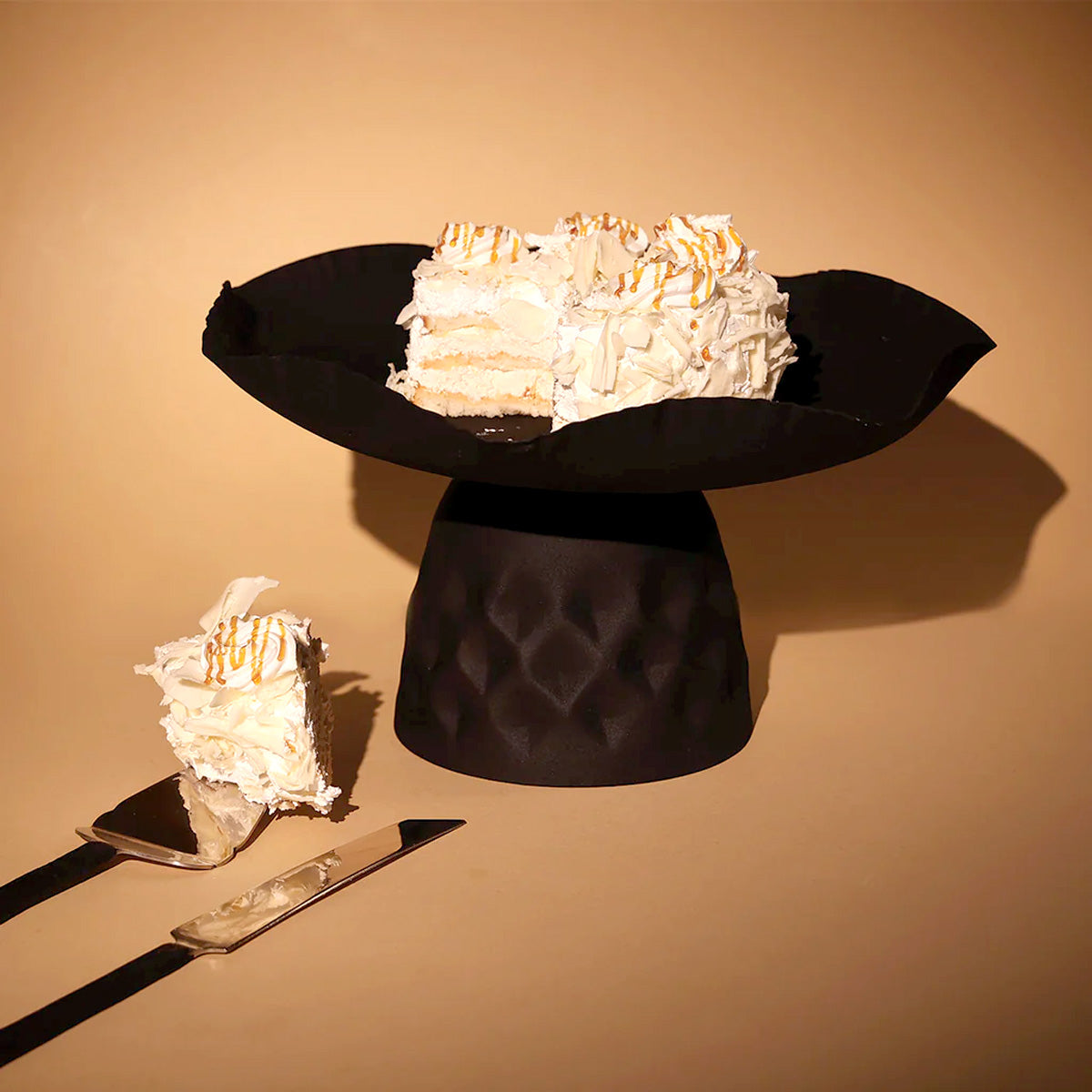 Safari Black Cake Stand with Cutlery