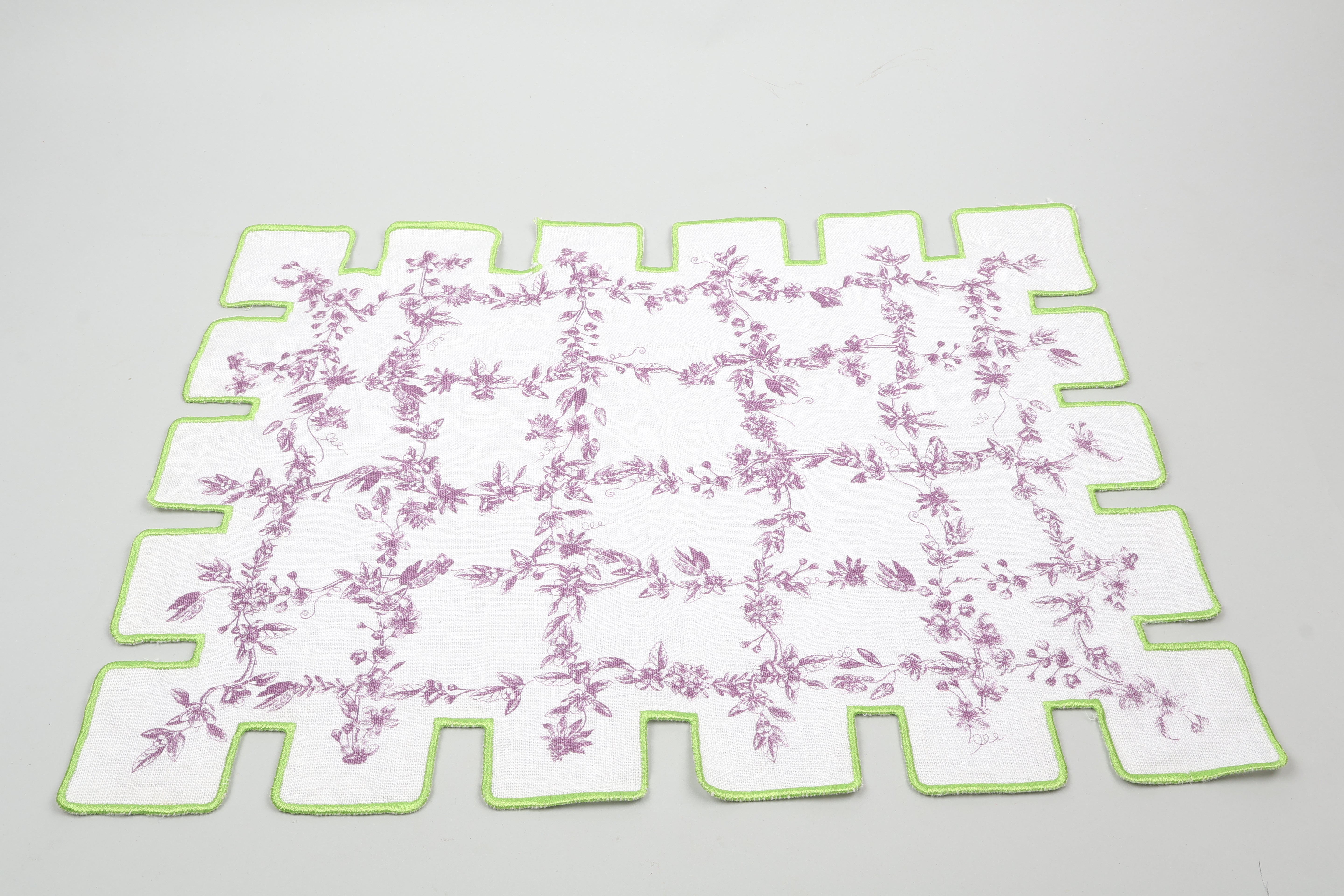 Jardin Linen Placemat- Purple & Light Green