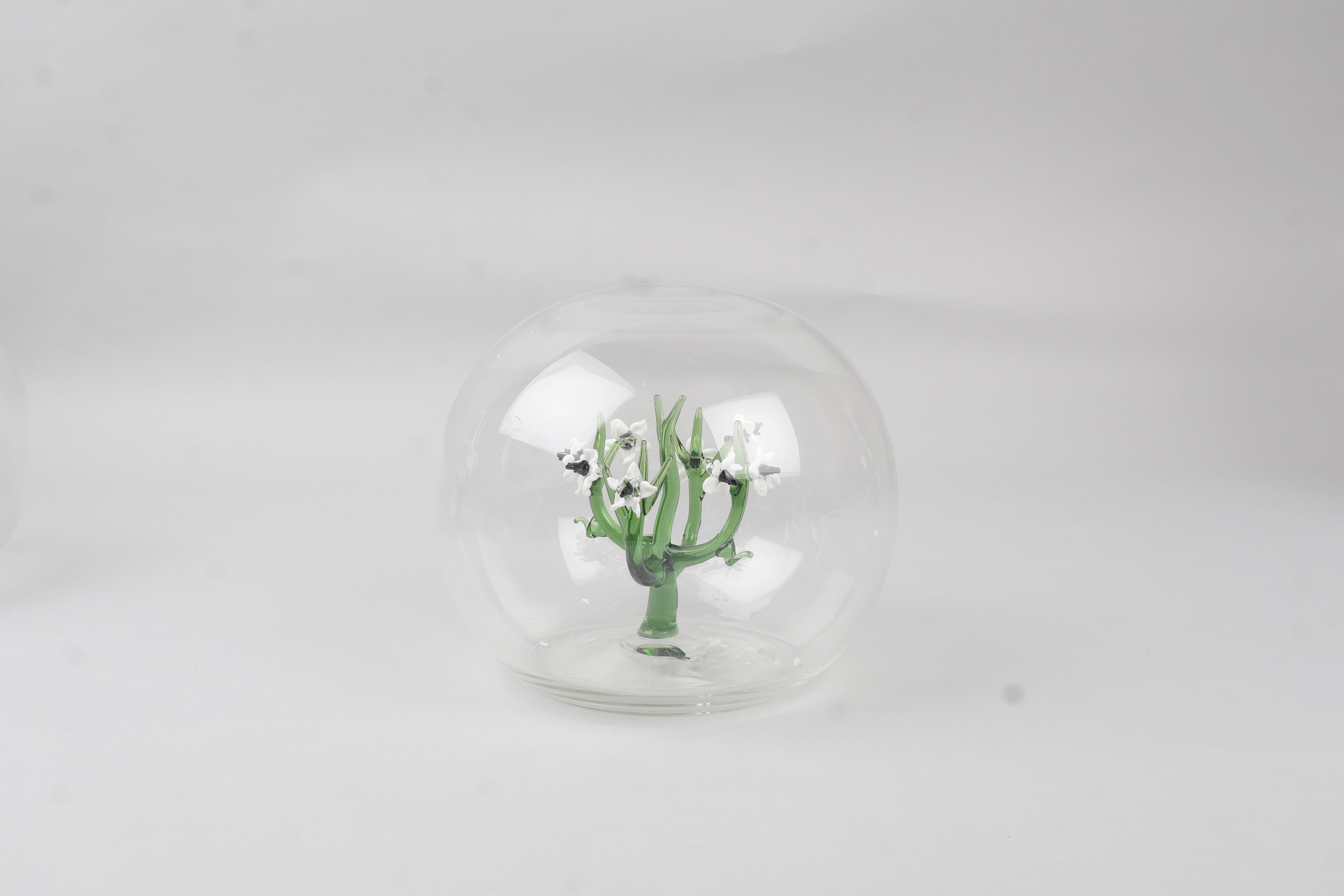 Jardin Glass Table Décor Sphere- White