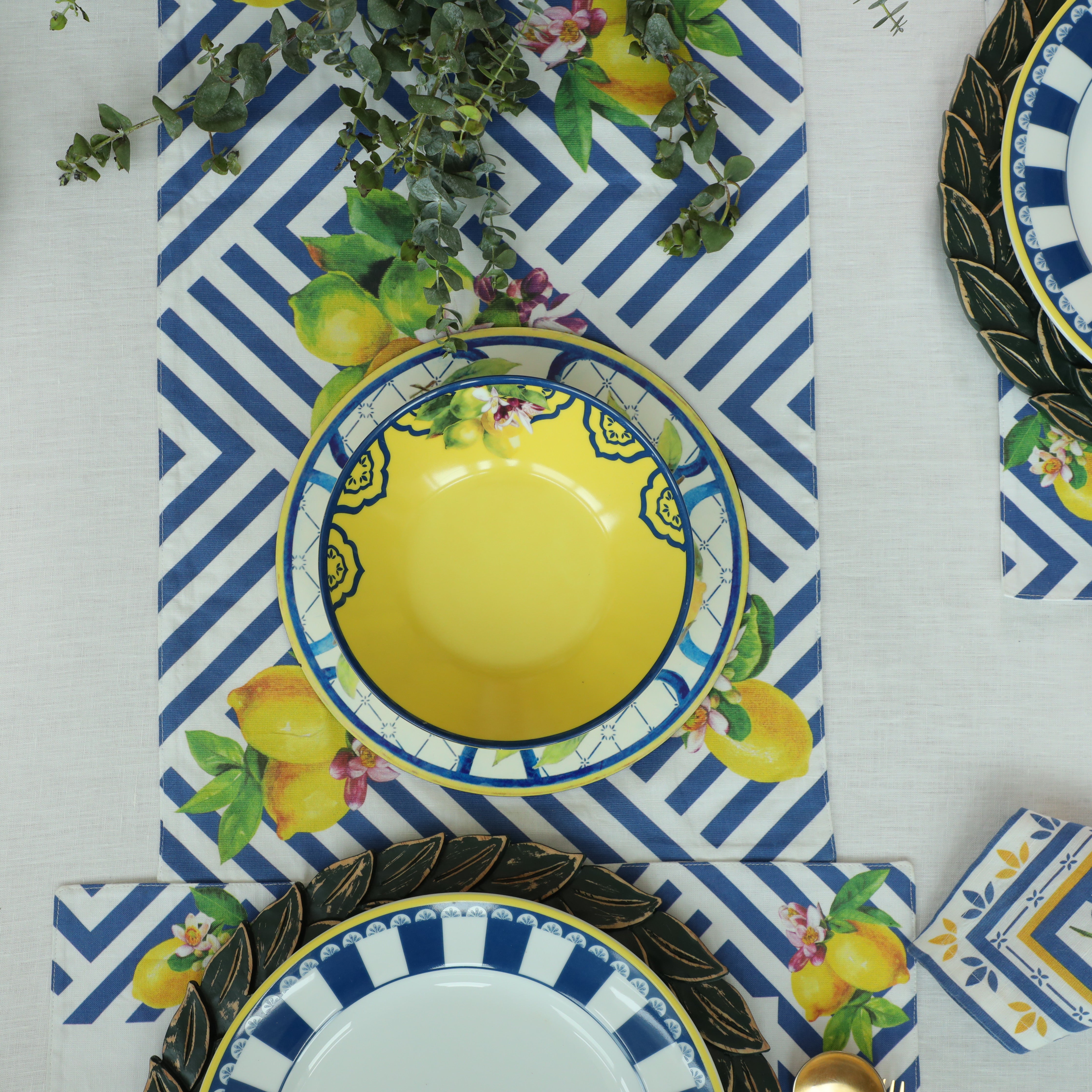 Bella Table Runner