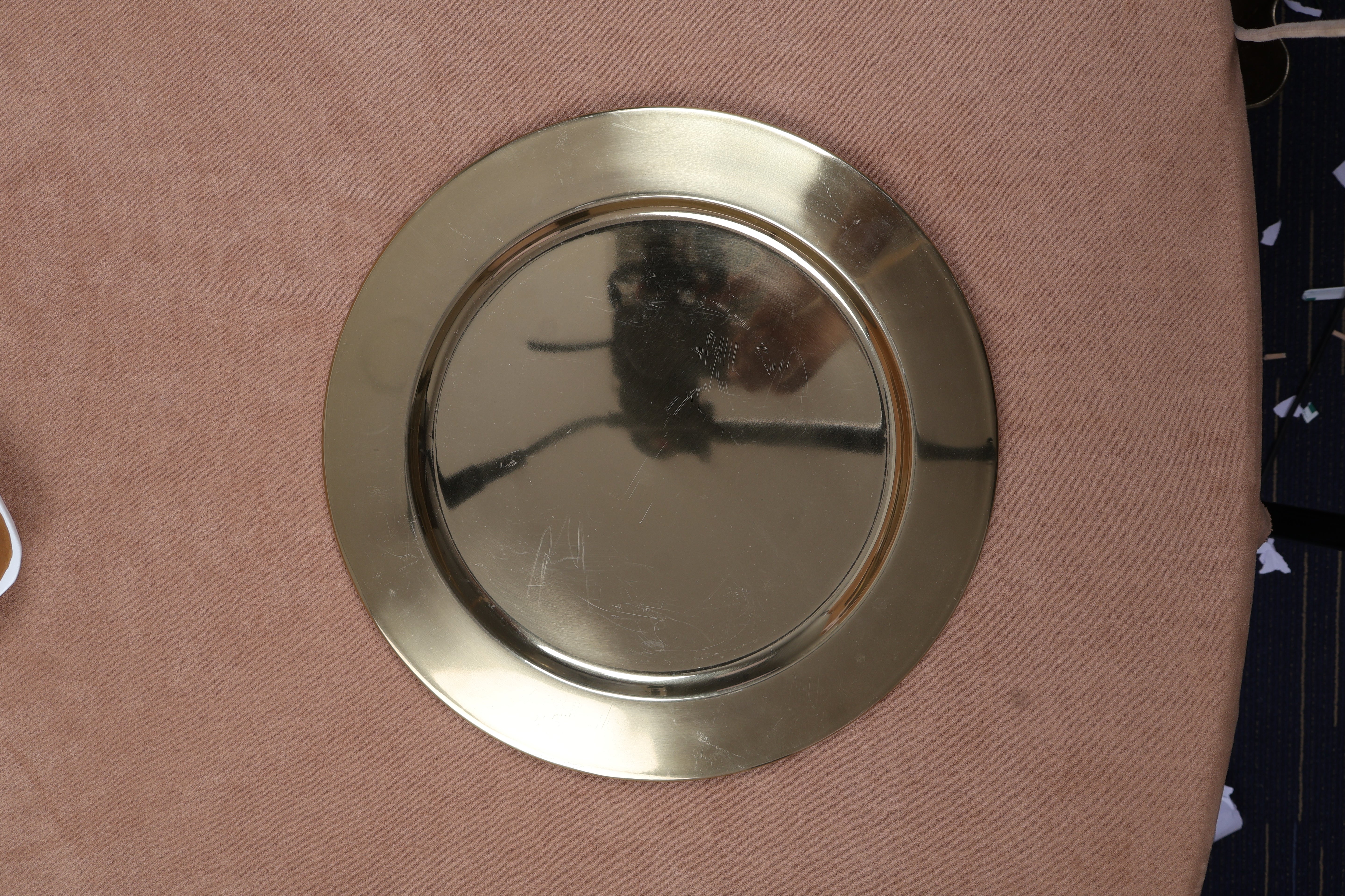 Identity Charger plate