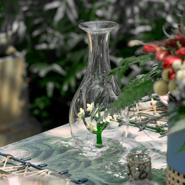 Jardin Glass Carafe with White Flower inside (2 Ltr)