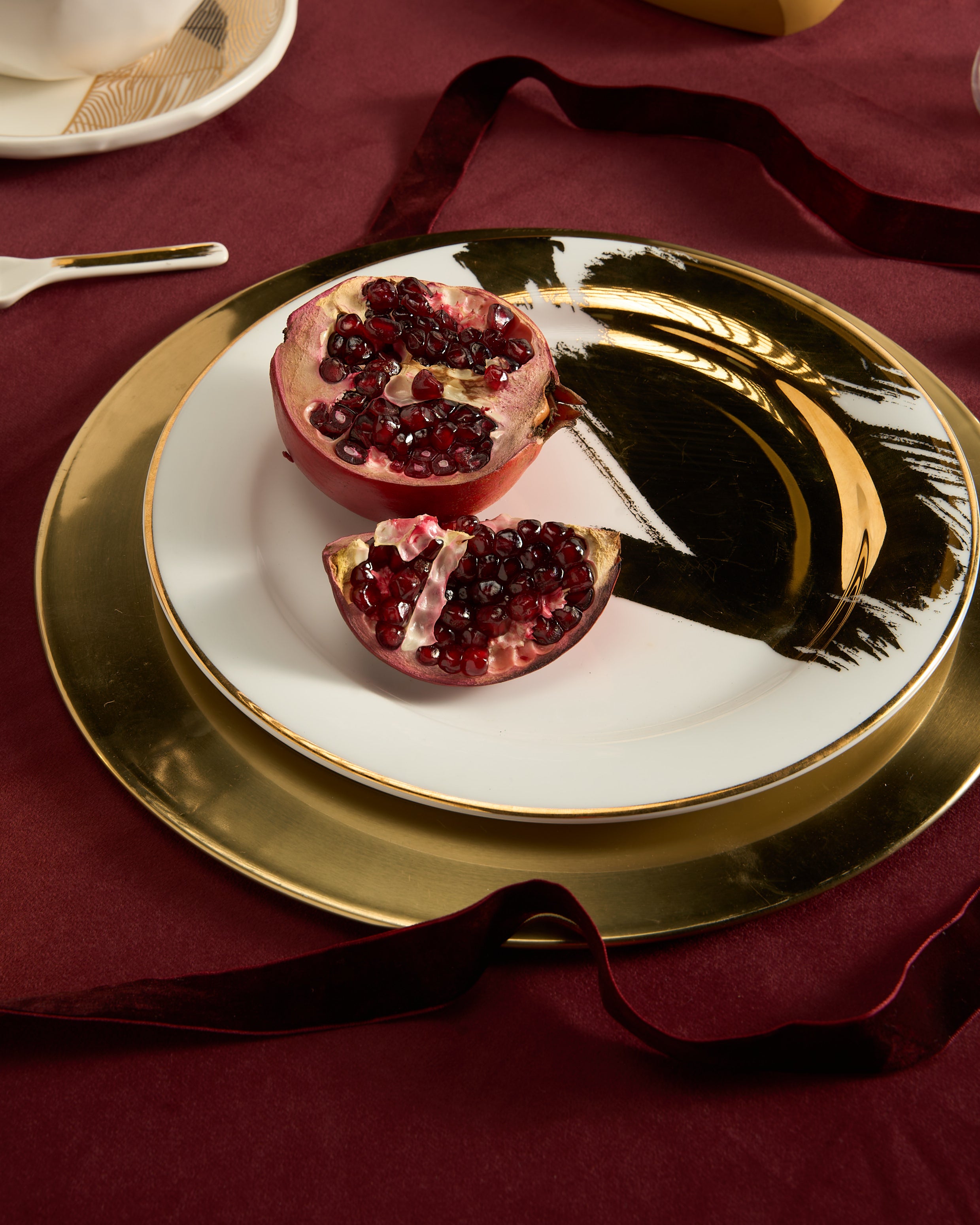 Identity Flat dinner plate