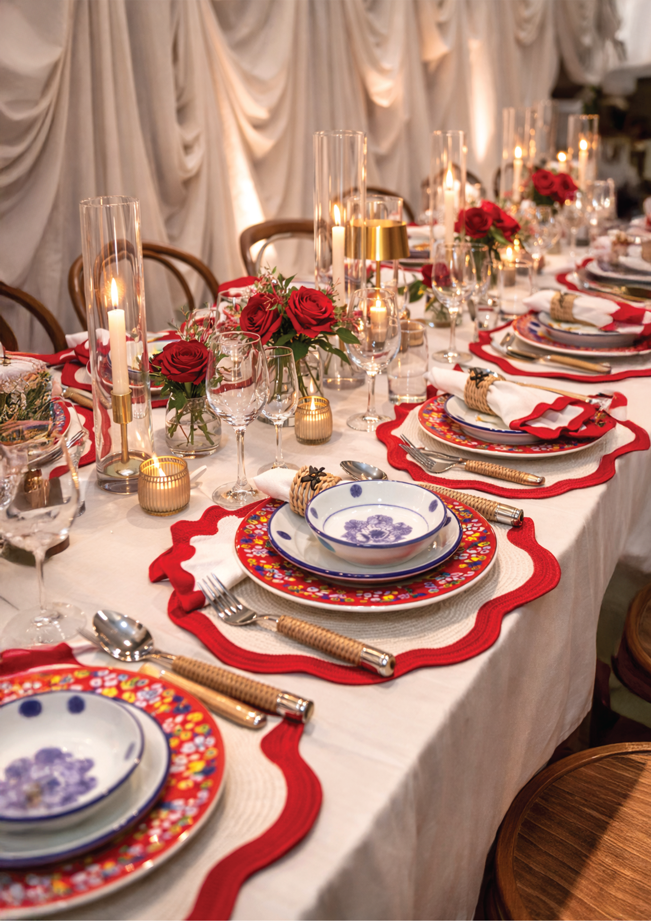 Scallop Red Placemat & Table Napkin