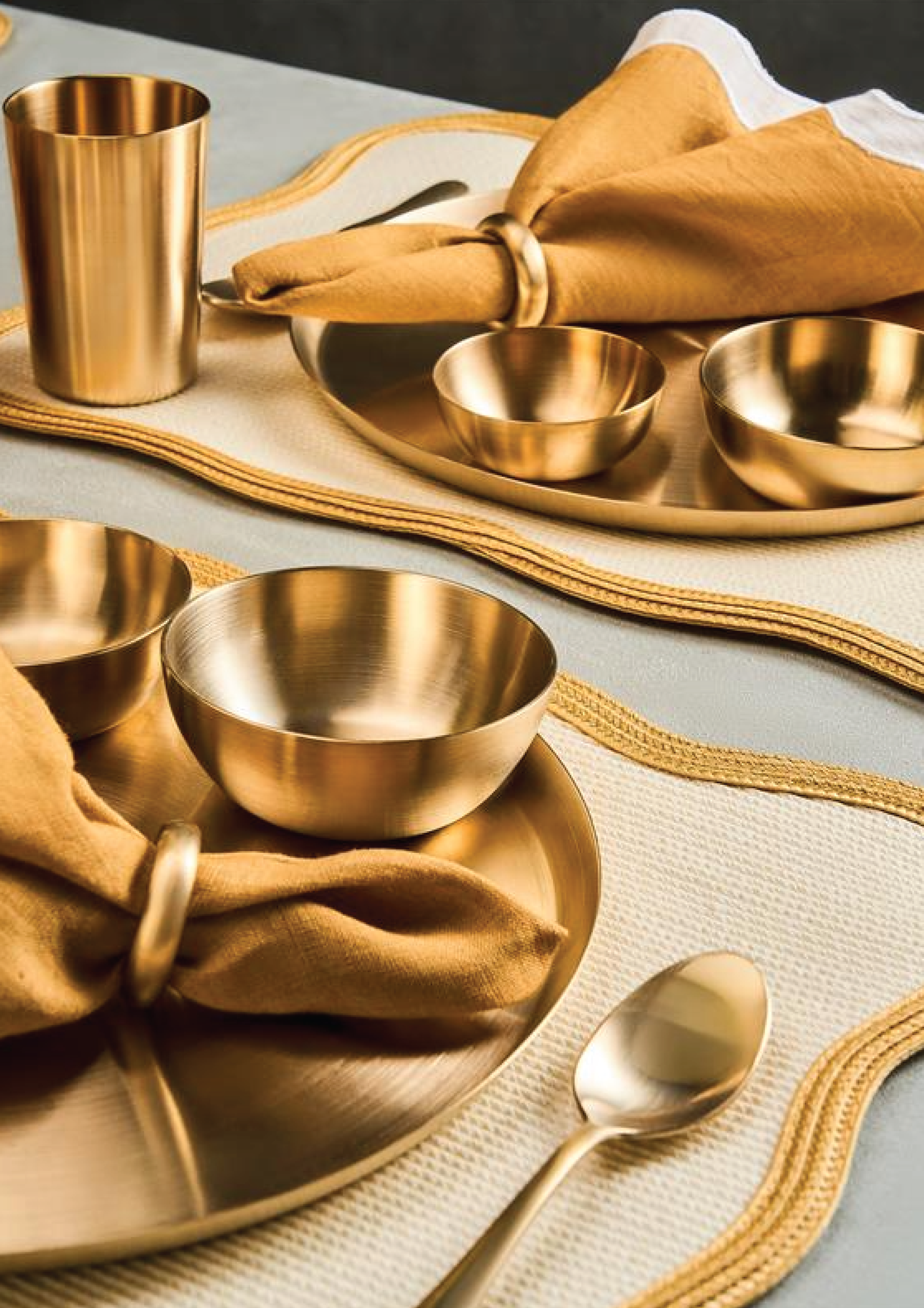 Scallop Beige Placemat & Table Napkin