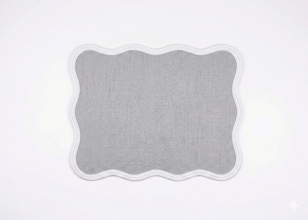Scallop water-resistant placemat in silver - Sokka Tableware
